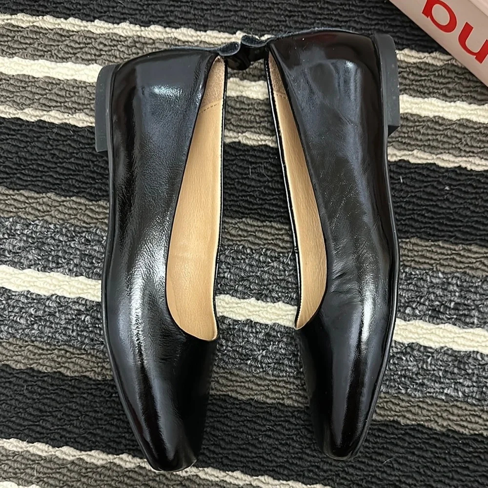 Sz 38 (7.5)⭐️NWT Bueno Elizabeth Black Patent Leather Flats. - Picture 8 of 13